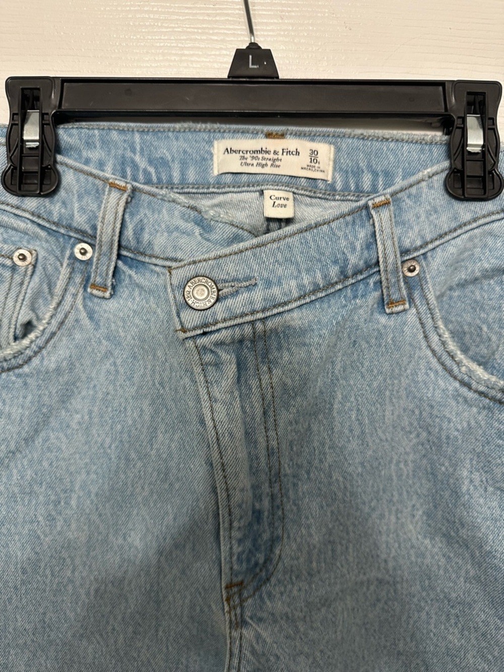 Abercrombie & Fitch Women’s The 90s Straight Ultra High Rise Curve Love 30/10s - Picture 2 of 3